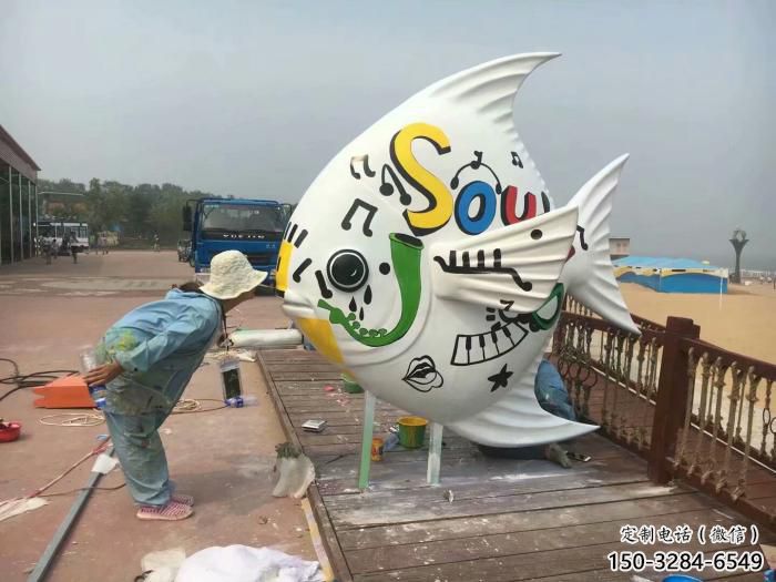 玻璃鋼售樓處金魚(yú)雕塑 商業(yè)街仿真雕塑 海洋生物擺件 玻璃鋼售樓處金魚(yú)雕塑 商業(yè)街仿真雕塑 海洋生物擺件