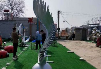 校園翅膀雕塑，拉絲景觀雕塑，抽象主題