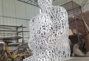 牡丹江大型鏤空人物雕塑常用，戶外擺放，鐵藝字母人物雕塑展示